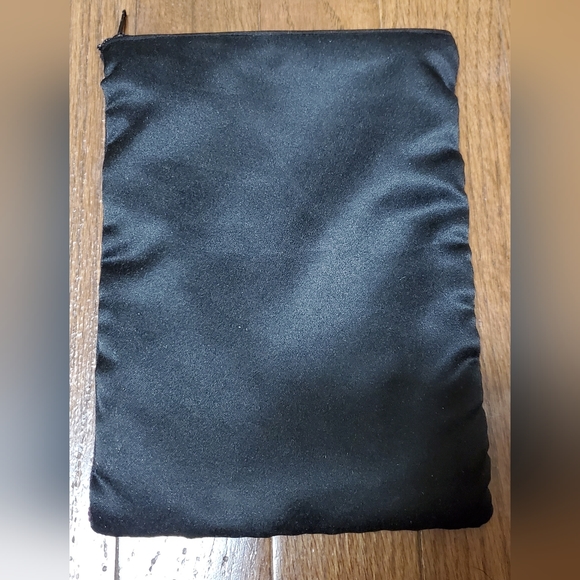 All 5 items - Picture 4 of 16